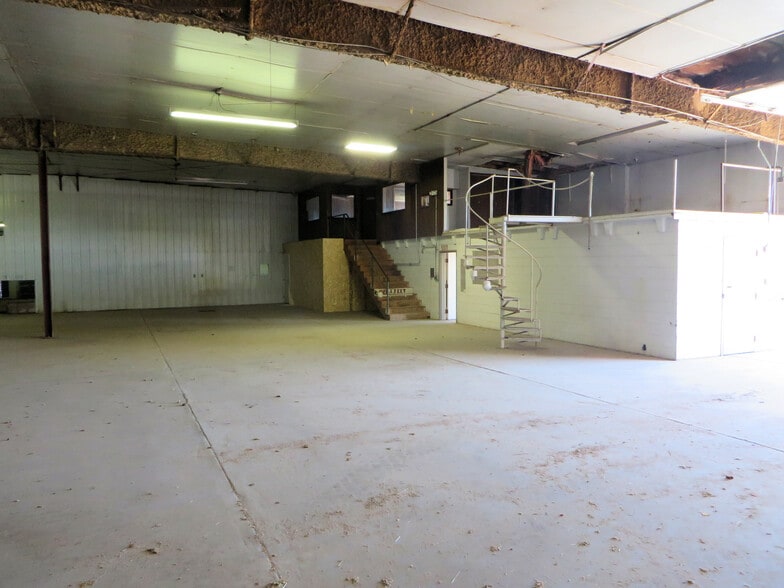 More Photos Of 1089 County Road 161, Pine Bluffs Warehouse For Sale