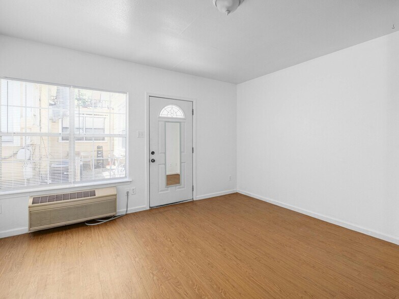 More Photos Of 2802 Whitis Ave, Austin Apartments For Sale