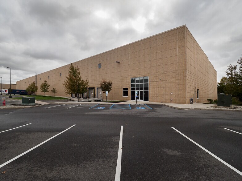 Primary Photo Of 70 Carter Dr, Edison Warehouse For Lease