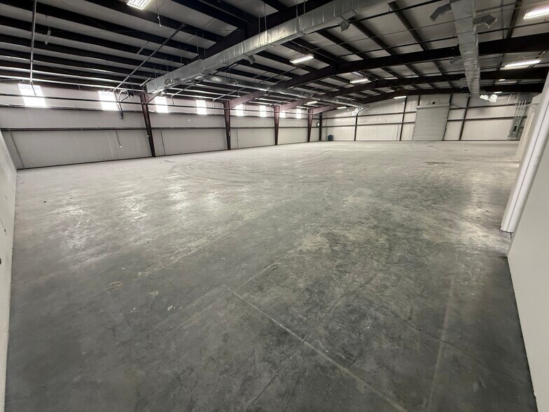 More Photos Of 3943 S Interstate 35, New Braunfels Unknown For Lease