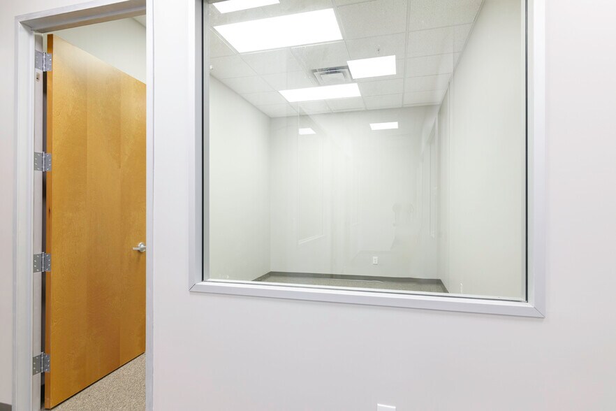 More Photos Of 10575 N 114th St, Scottsdale Office For Sale