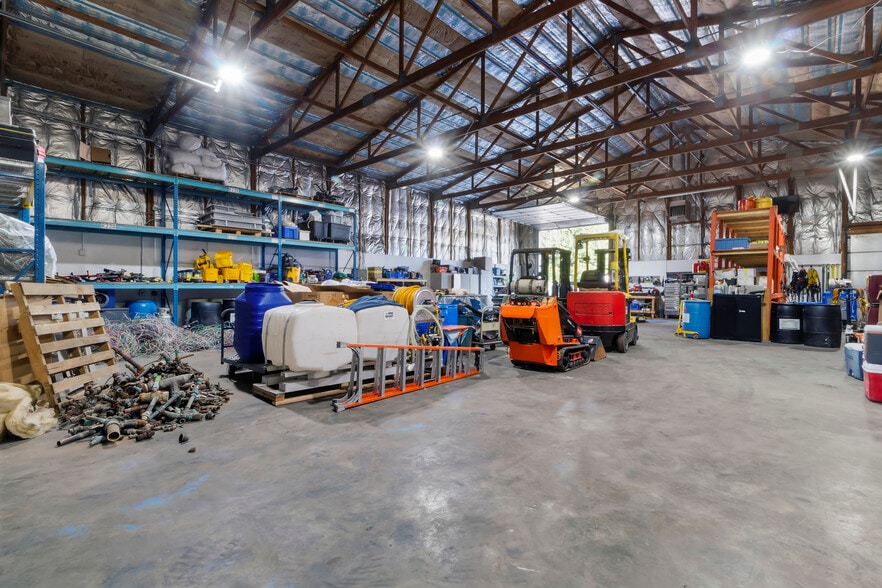 More Photos Of 722 Ketcham St, Indianapolis Warehouse For Sale