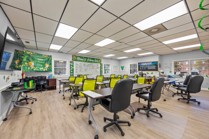 More Photos Of 4375 Silas Creek Pky, Winston-Salem Medical For Sale