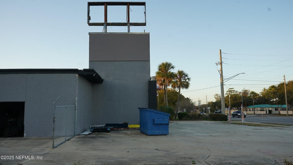 More Photos Of 3366 Philips Hwy, Jacksonville General Retail For Lease