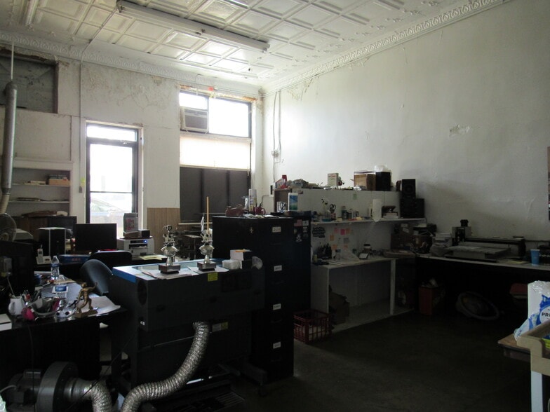 More Photos Of 702-704 E Davis St, Burlington Storefront For Sale