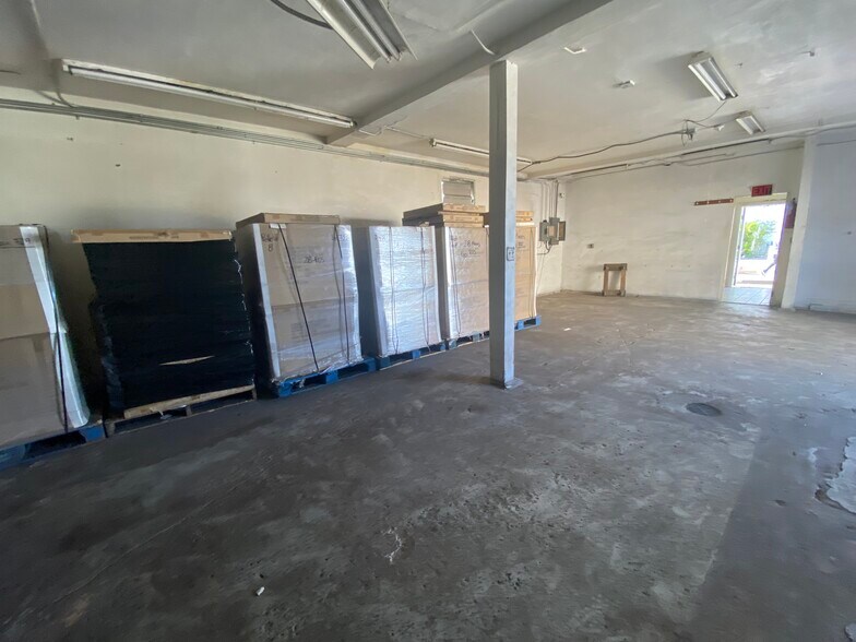 More Photos Of 2126 Collins Ct, Hollywood Refrigeration Cold Storage For Lease