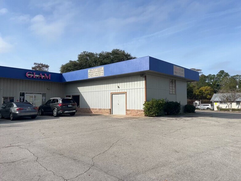 More Photos Of 1906 Parental Home Rd, Jacksonville Storefront For Sale