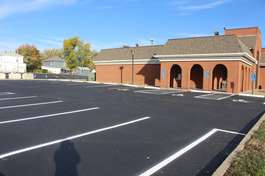 More Photos Of 311 S Main St, O'Fallon Office For Lease