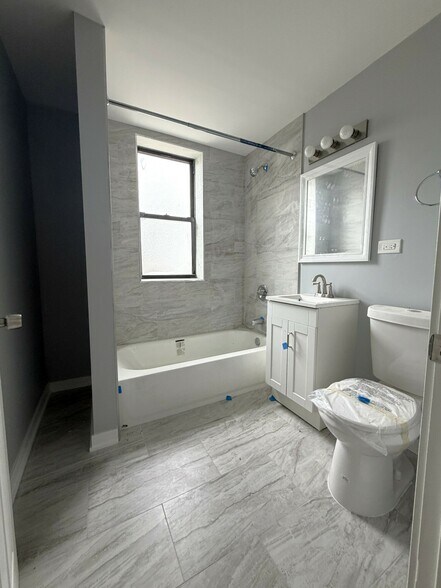 More Photos Of 7109 S Bennett Ave, Chicago Apartments For Sale