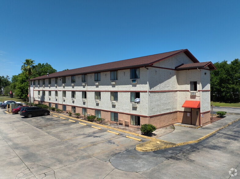 More Photos Of 10901 Harts Rd, Jacksonville Hotel For Sale