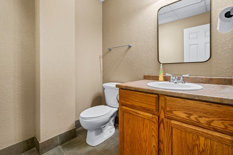 More Photos Of 4702 Eastern Ave, Kansas City Warehouse For Sale