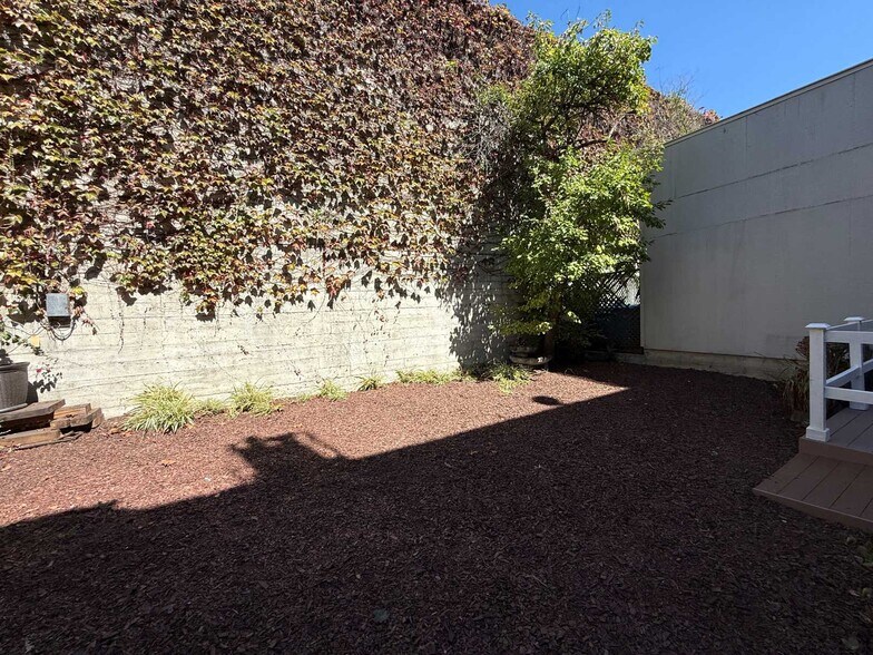 More Photos Of 736 14th St, San Francisco Apartments For Sale