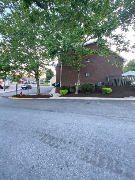 More Photos Of 401-407 Freeport Rd, Blawnox Storefront Retail Residential For Lease