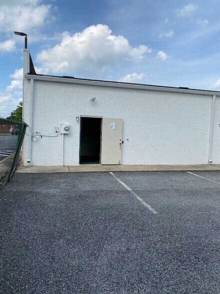 More Photos Of 4106-4114 Edgmont Ave, Brookhaven Storefront Retail Office For Lease