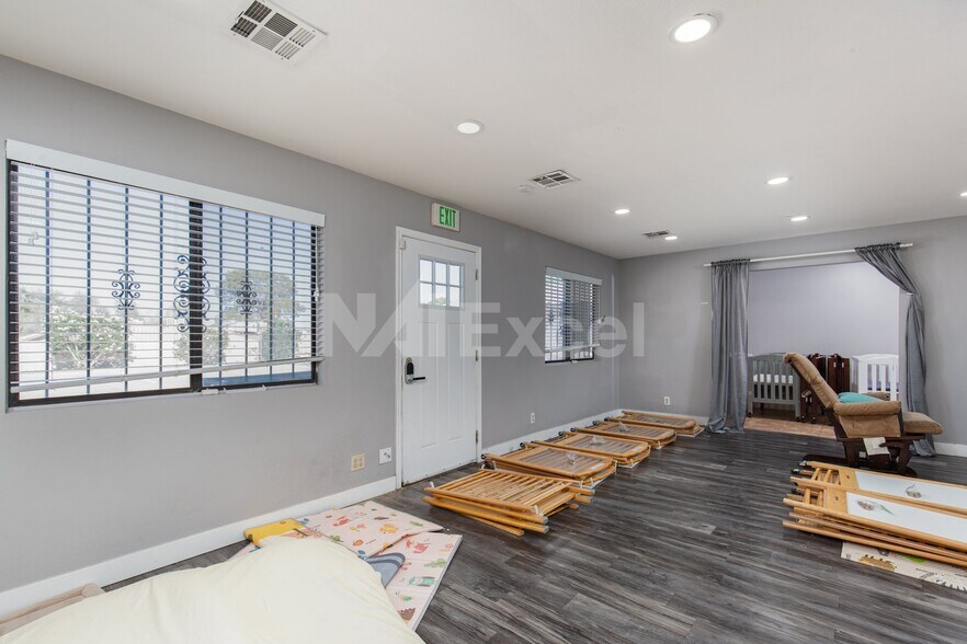 More Photos Of 2948 E Russell Rd, Las Vegas Office For Sale