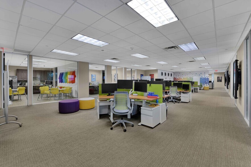 More Photos Of 681 Greens Pky, Houston Office For Lease