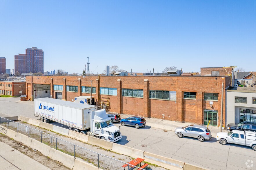 More Photos Of 88-142 Cawthra Ave, Toronto Warehouse For Lease