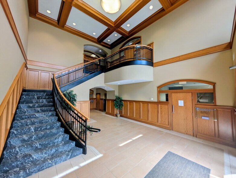 More Photos Of 3300 Eagle Run Dr NE, Grand Rapids Medical For Lease