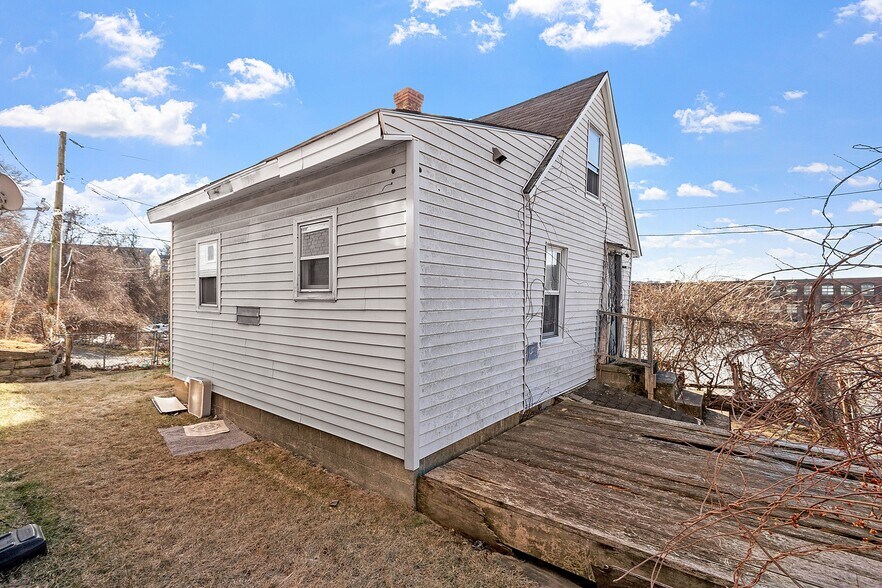 More Photos Of 13 Groton Pl, Worcester Apartments For Sale