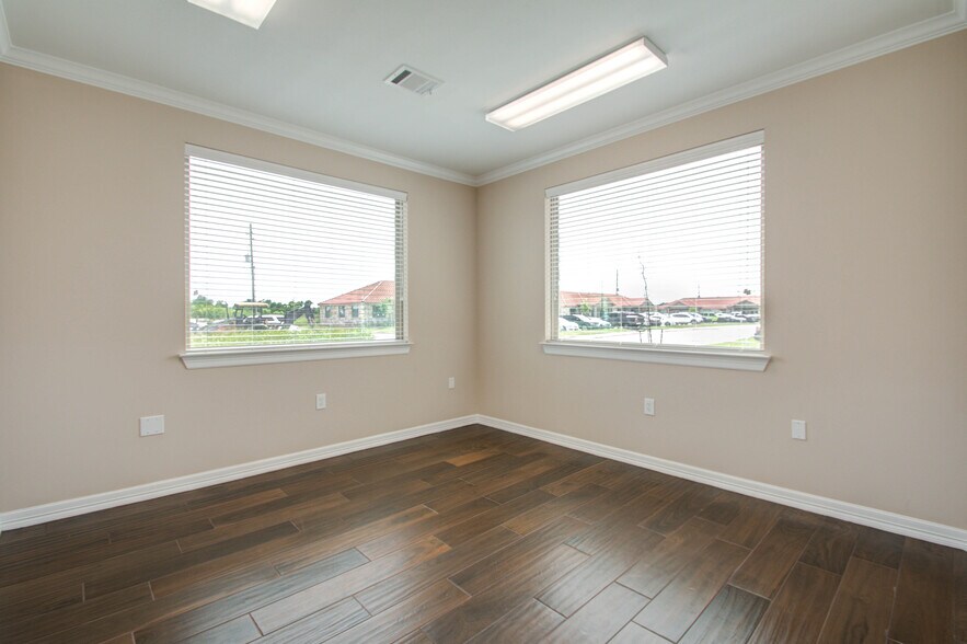 More Photos Of 2743 Smith Ranch Rd, Pearland Coworking Space