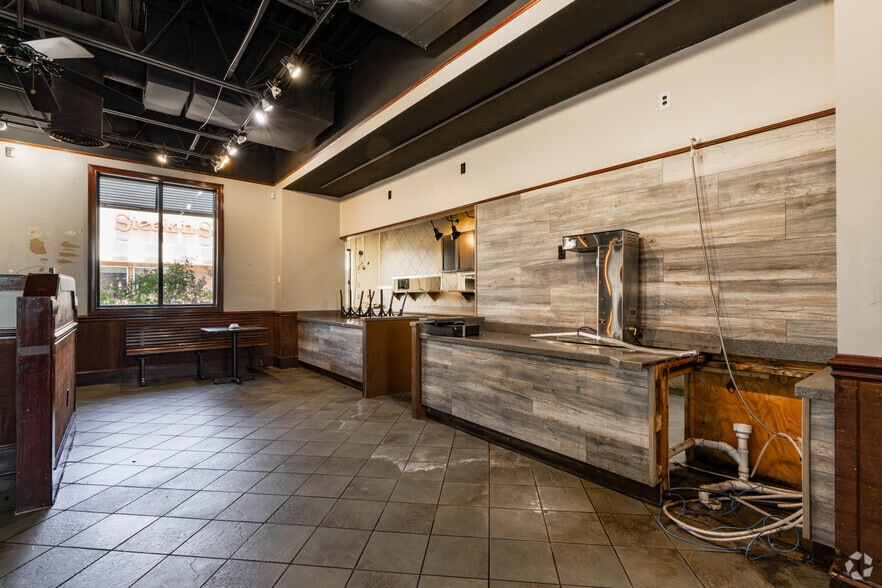More Photos Of 1930 Sardis Rd N, Charlotte Fast Food For Sale