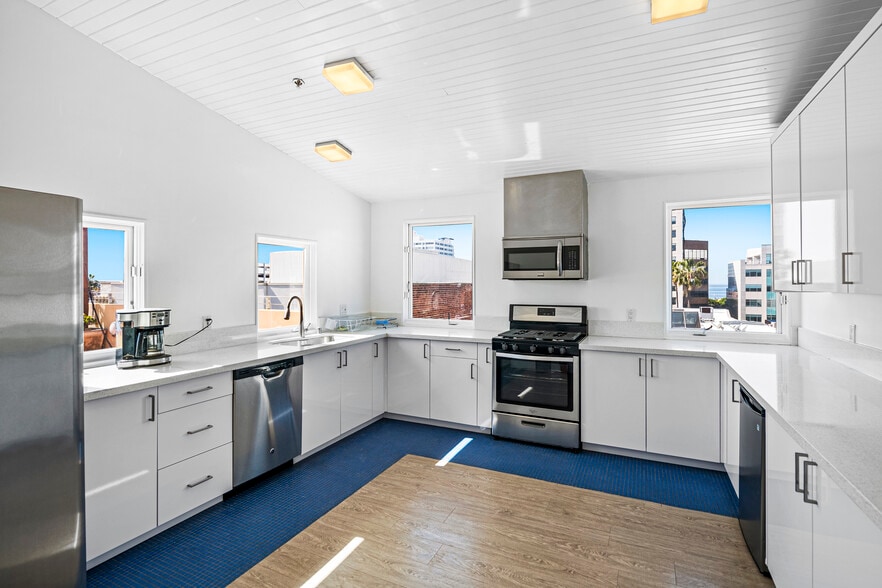 More Photos Of 321 Santa Monica Blvd, Santa Monica Office Residential For Lease