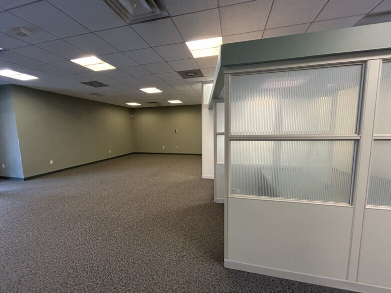 More Photos Of 24 Hidden Ravines Dr, Powell Medical For Sale