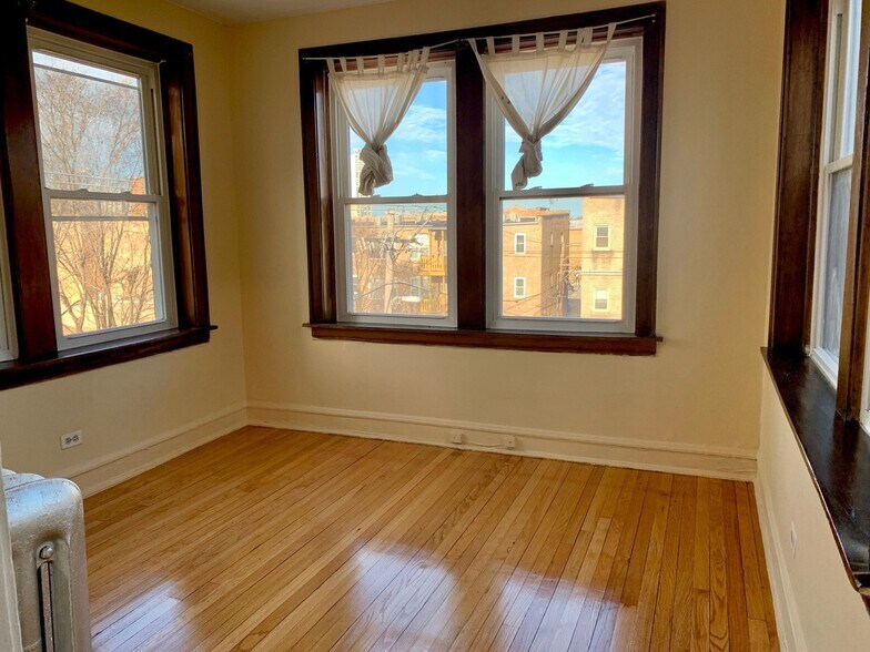 More Photos Of 7515 S Phillips Ave, Chicago Apartments For Sale