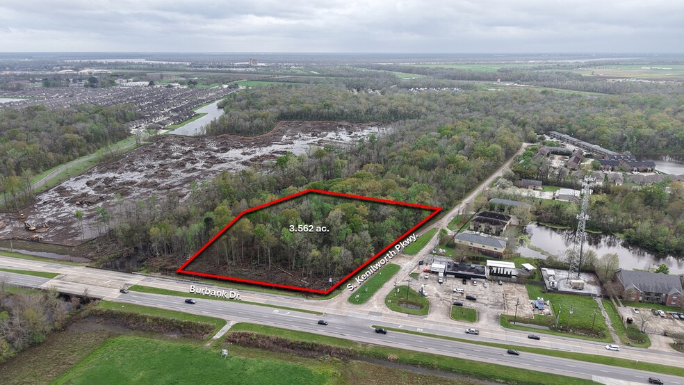 More Photos Of 555 Kenilworth Pkwy, Baton Rouge Land For Lease