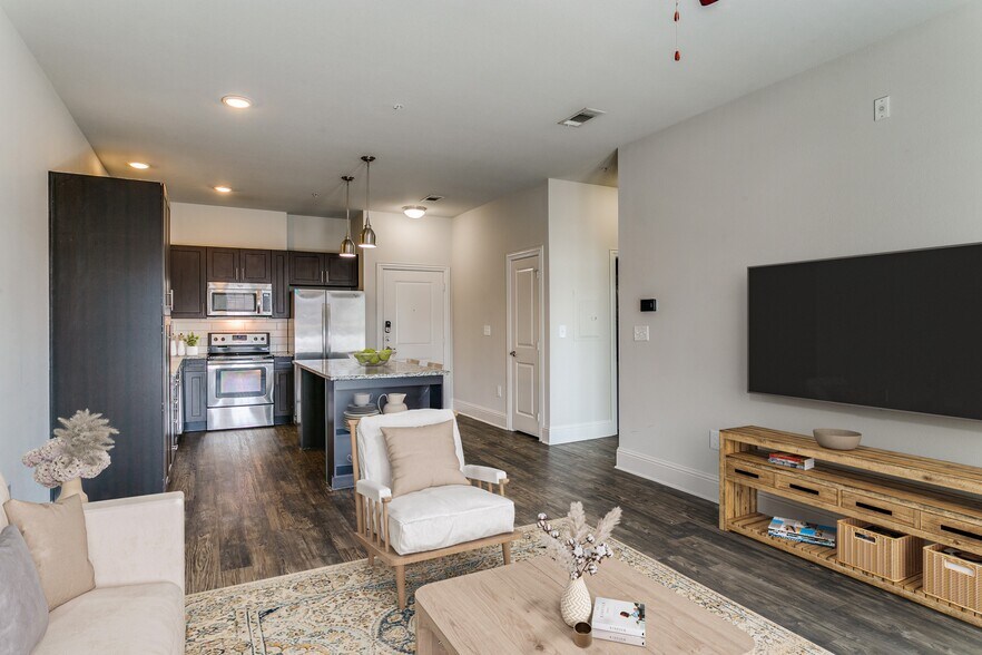 More Photos Of 2570 Justin Rd, Highland Village Unknown For Lease