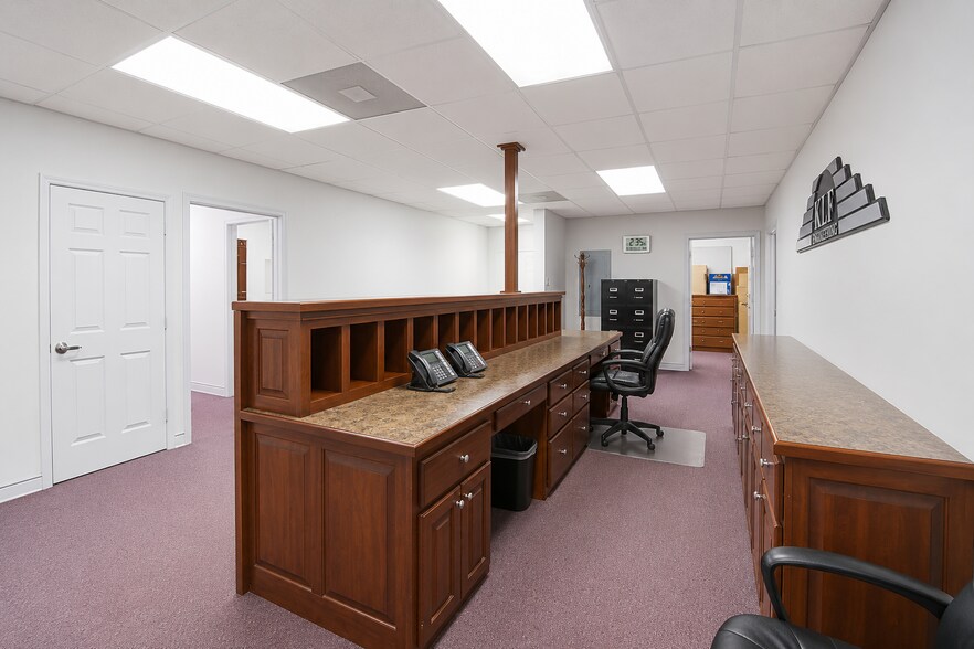 More Photos Of 10310 Memory Ln, Chesterfield Office For Sale