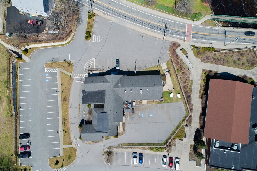 More Photos Of 35 East Ave, Burrillville Freestanding For Lease