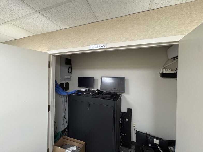 More Photos Of 673 Morris Ave, Springfield Office For Lease