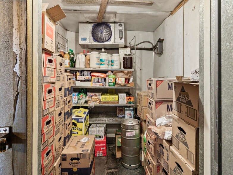 More Photos Of 1015 Chestnut St, Carlin Convenience Store For Sale