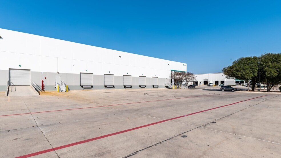 More Photos Of 4633 Perrin Crk, San Antonio Unknown For Lease