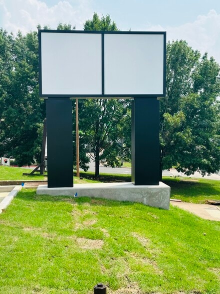 More Photos Of 1106 N University Dr, Nacogdoches Office For Lease