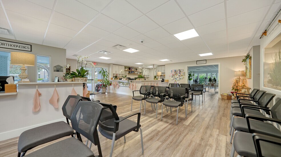 More Photos Of 1630 S Tuttle Ave, Sarasota Medical For Sale