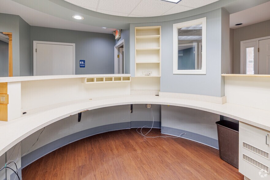 More Photos Of 3810 Williamsburg Park Blvd, Jacksonville Office For Sale