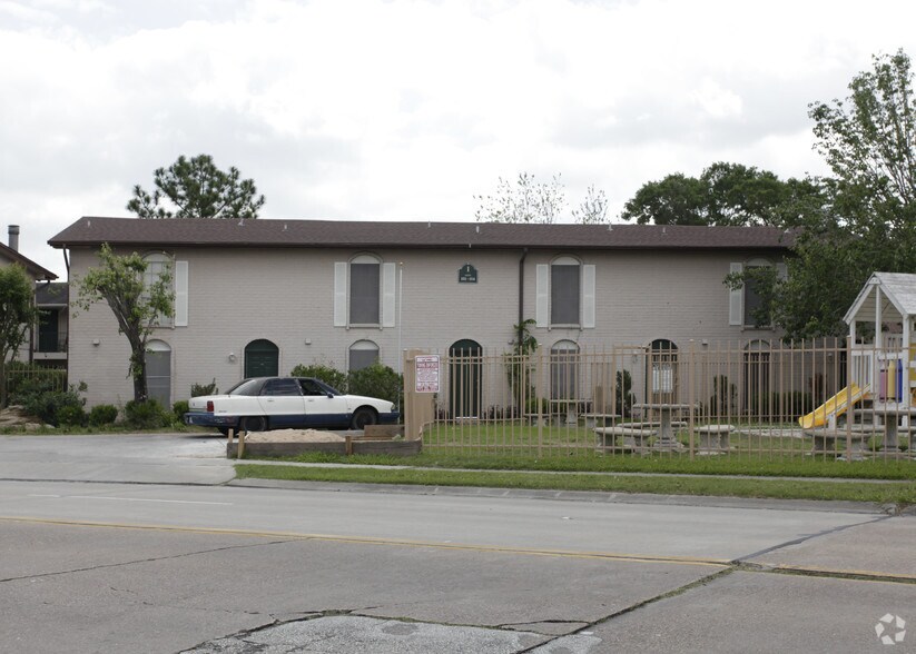 More Photos Of 2323 Burke, Pasadena Apartments For Sale