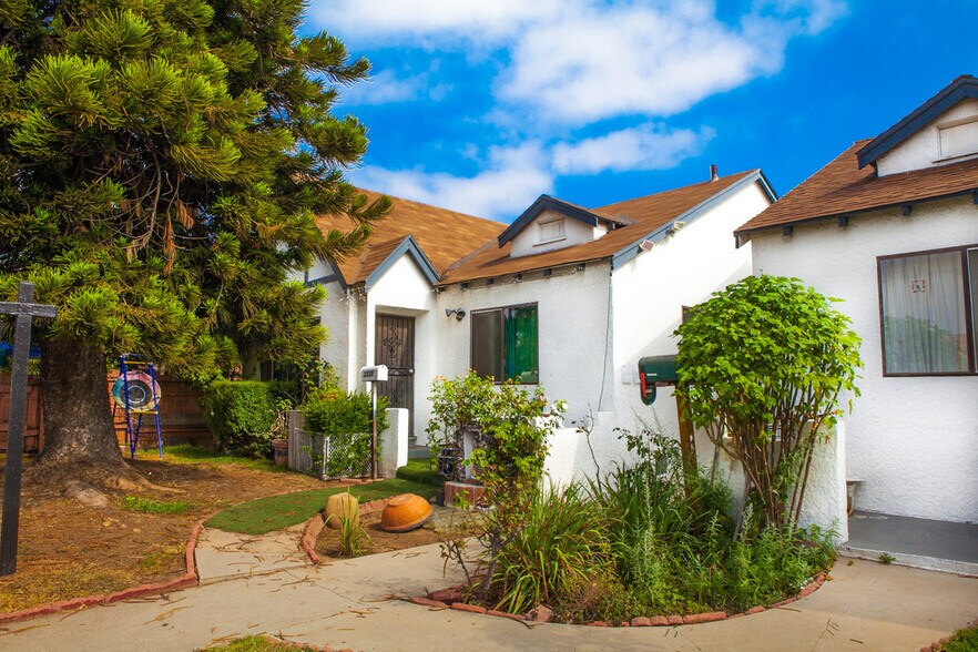 More Photos Of 3551-3559 Siskiyou St, Los Angeles Apartments For Sale