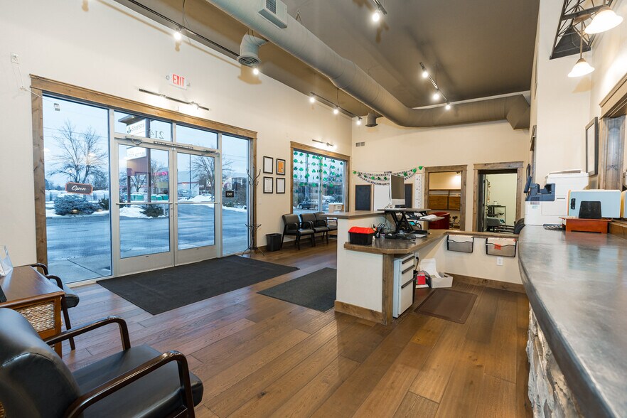 More Photos Of 210-214 W Sunset Ave, Coeur d'Alene Freestanding For Lease
