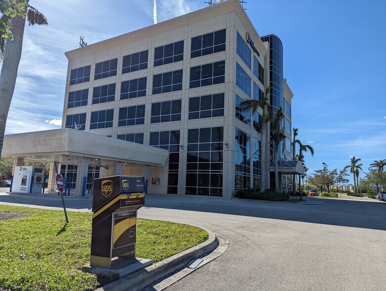 More Photos Of 5220 Summerlin Commons Blvd, Fort Myers Office For Lease