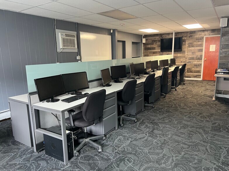 Primary Photo Of 932 Kenmore Ave, Buffalo Office For Lease