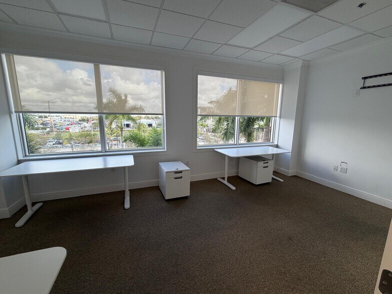 More Photos Of 7950 NW 53rd St, Doral Medical For Sale