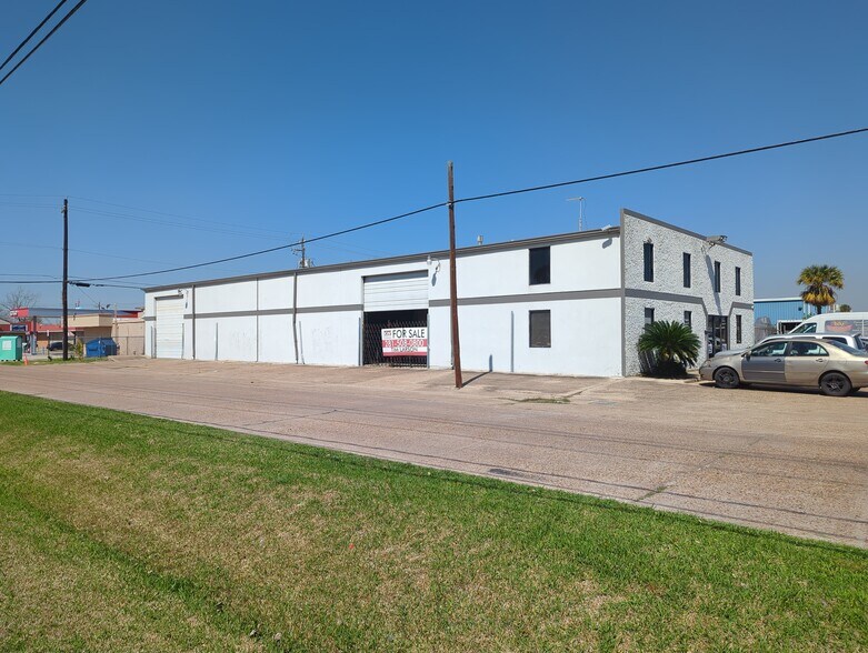 More Photos Of 513 Illinois St, South Houston Industrial For Sale