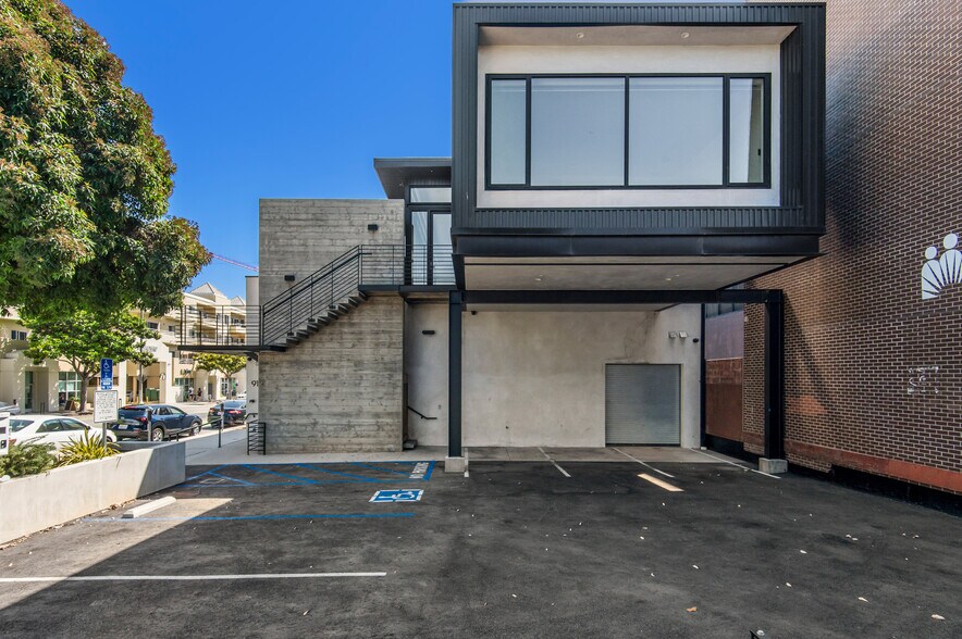 More Photos Of 919-929 Broadway, Santa Monica Loft Creative Space For Lease