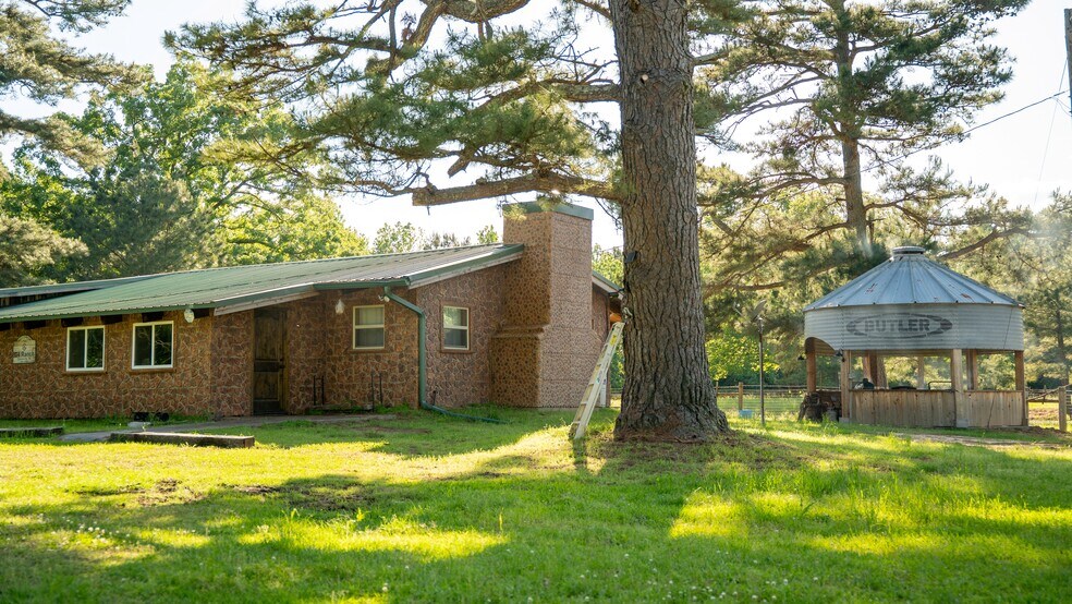 More Photos Of 17631 Farm Road 1159, Clarksville Land For Sale
