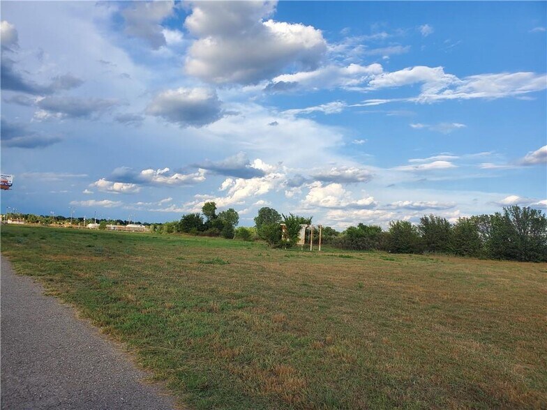 More Photos Of 3139 S Interstate Dr, Norman Land For Sale