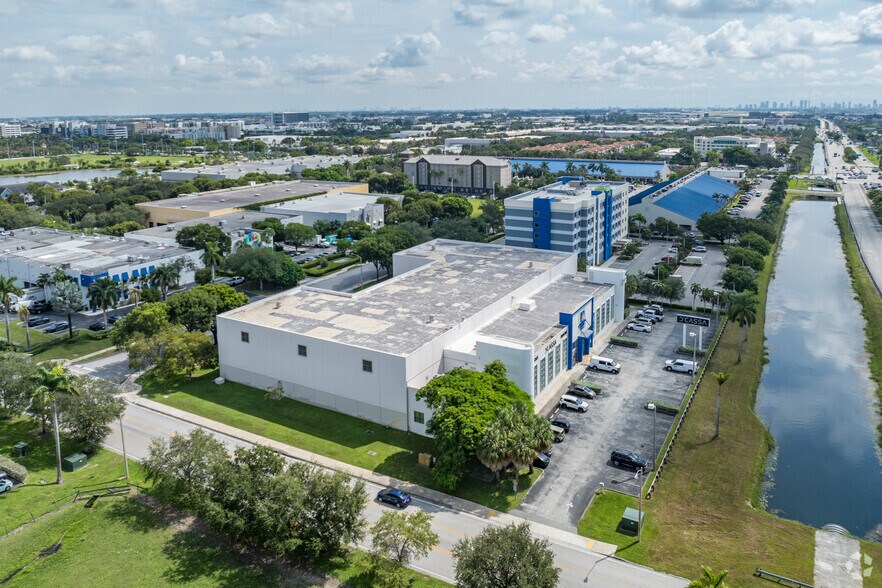 More Photos Of 8975 NW 26th St, Miami Warehouse For Lease