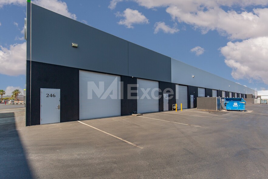 More Photos Of 6380 S Valley View Blvd, Las Vegas Research And Development For Lease